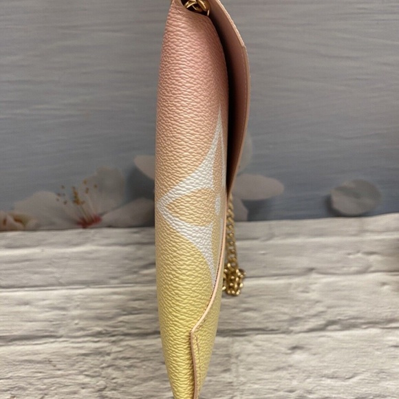 Louis Vuitton Kirigami ByThePool Pochette Clutch Bag Chain +Certificate - Picture 6 of 13